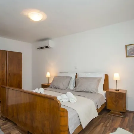 Spartion Marine Holiday home *